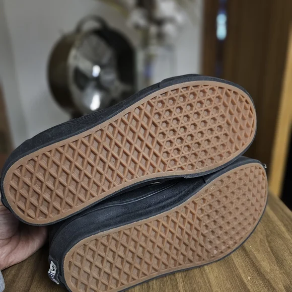 Vans Black High-Top Men's Sneakers - Picture 6 of 16